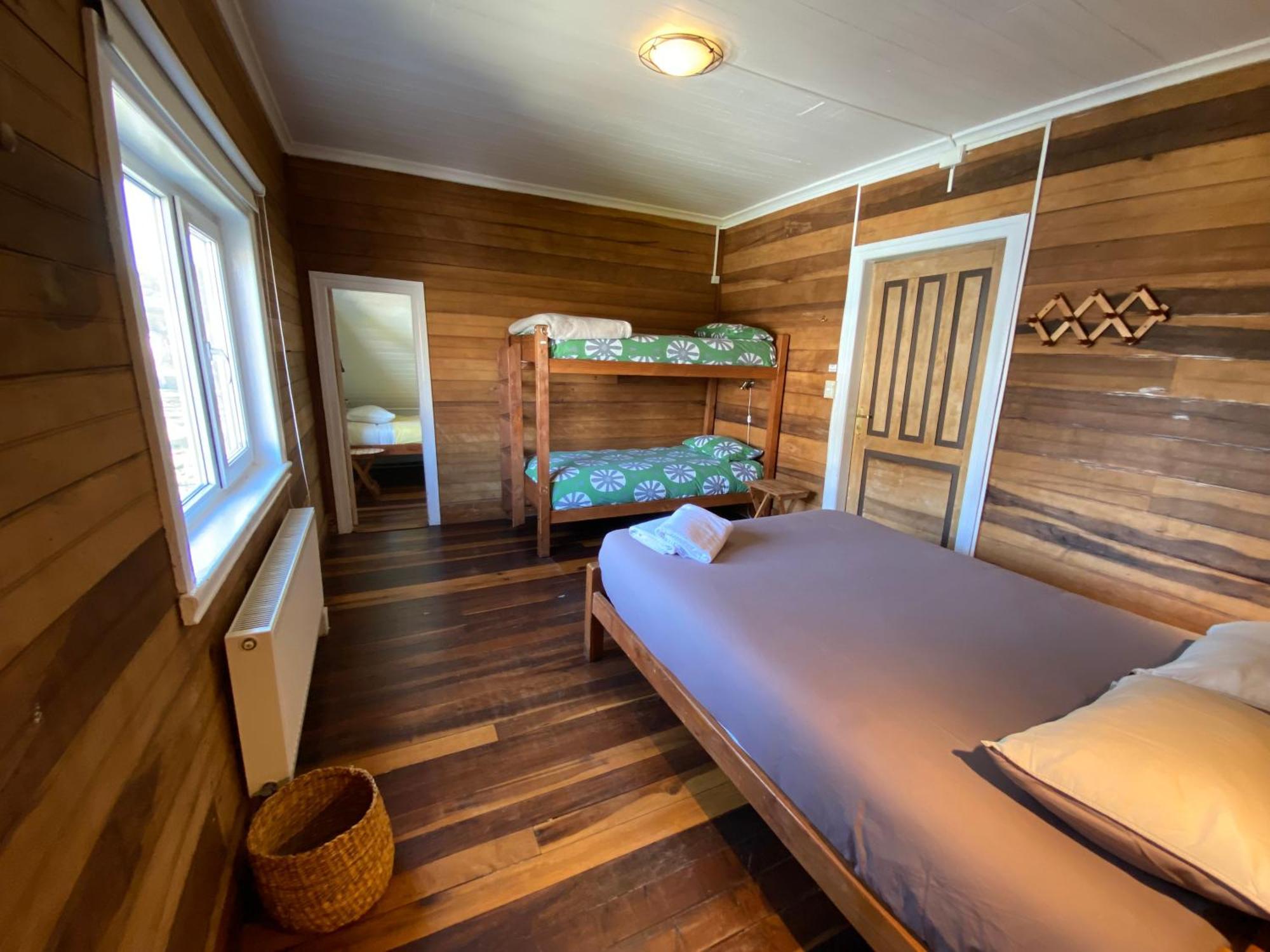 Hostal Compass Del Sur Puerto Varas Exterior foto